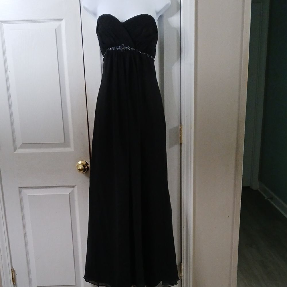 Belsoie  Elegant Black Strapless beaded detail Evening Gown Sz 14 NWOT